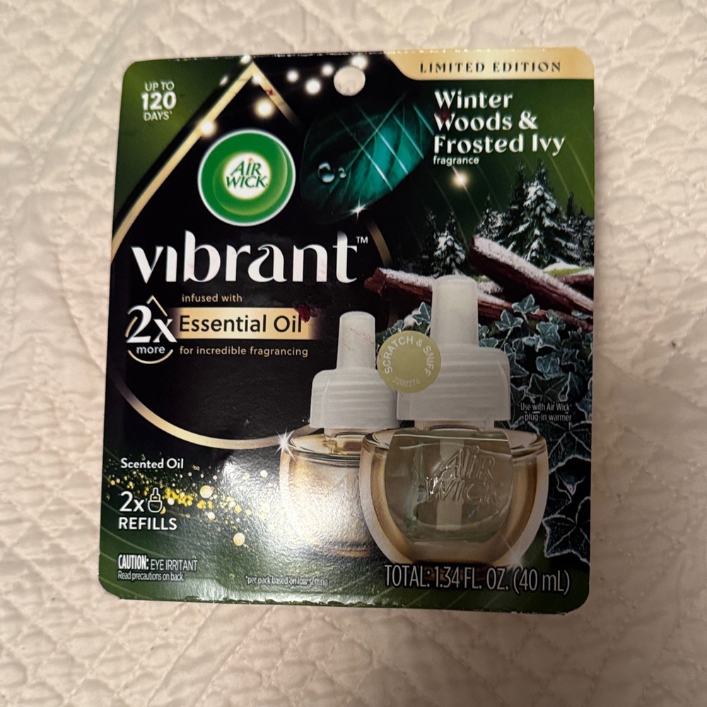 Air Wick Vibrant Winter Woods & Frosted Ivy Scented Oil Refills